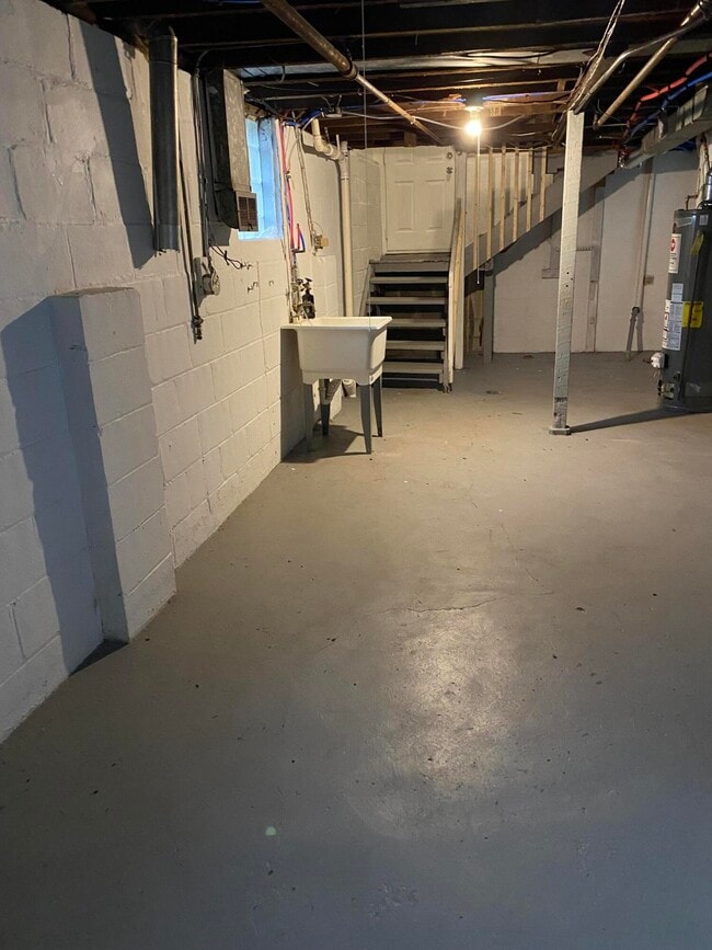 Building Photo - 36 Brighton St