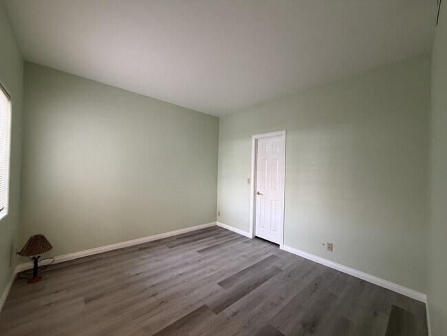 Building Photo - 1415 Santa Margarita St