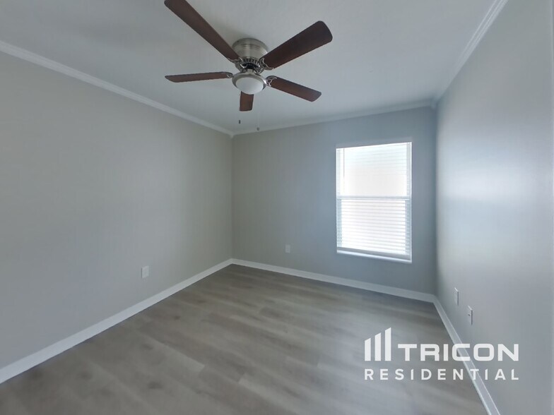 Building Photo - 5423 Braddock Dr