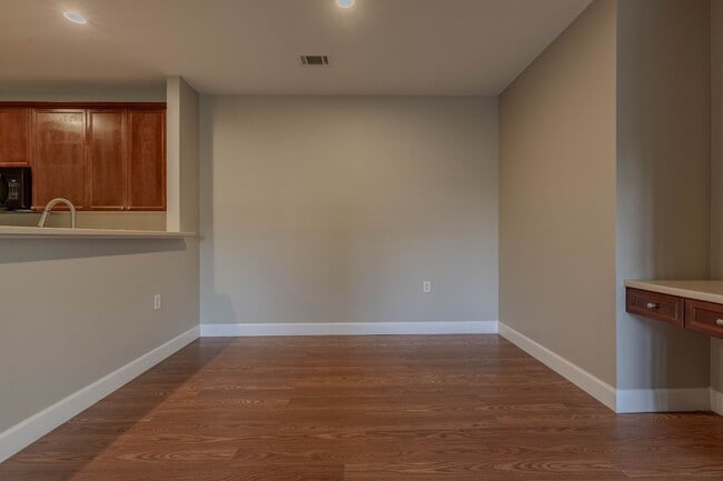 Building Photo - 7231 Althorp Way
