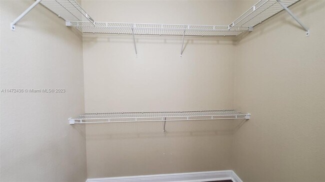 Building Photo - 6584 Hidden Cove Dr