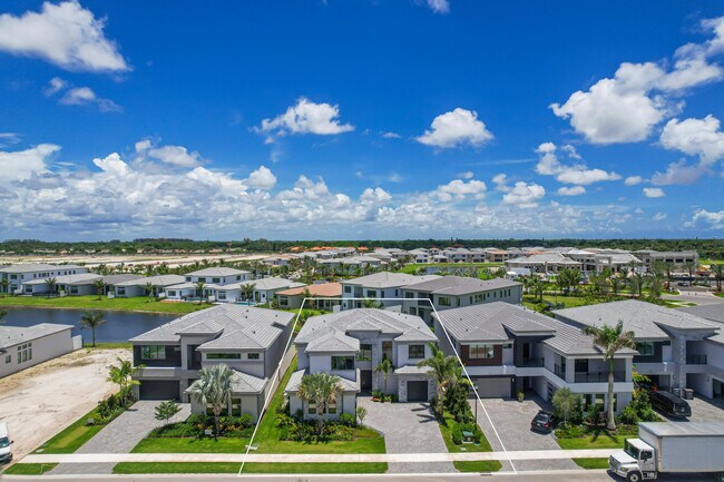 Building Photo - 9451 Riverside Pk Dr
