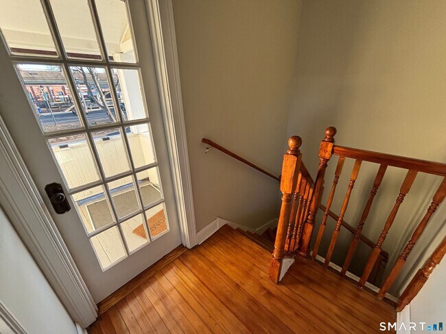 Building Photo - 19 Darina Pl
