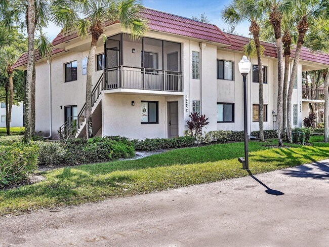 Building Photo - 16252 Laurel Dr
