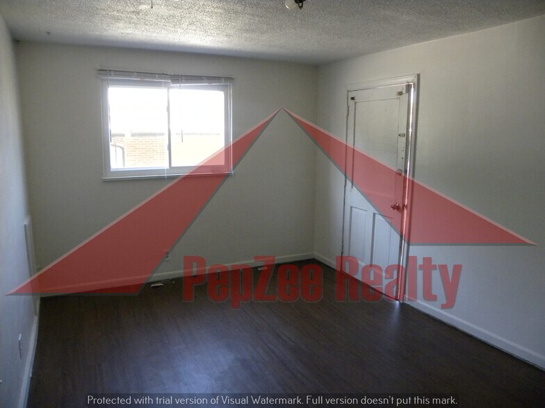 Building Photo - 2310 Wayne Ave