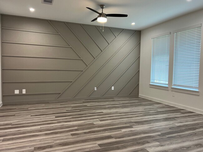 Building Photo - 3220 Crown Gate Dr