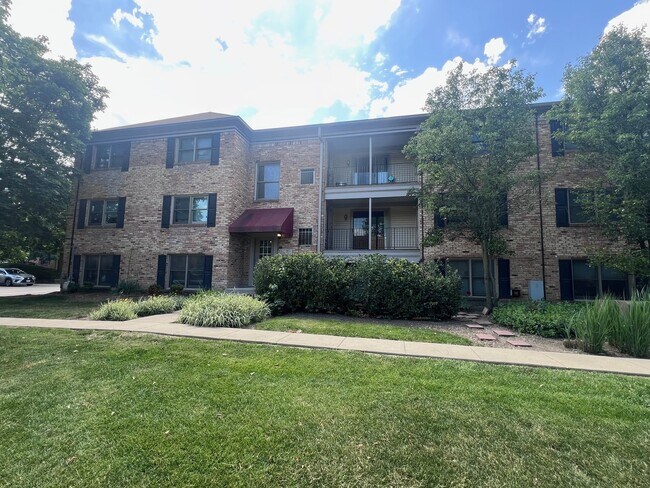 Building Photo - 1750 Fayette Walk