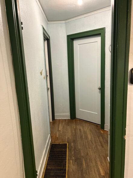 Building Photo - 6405 SE 97th Ave