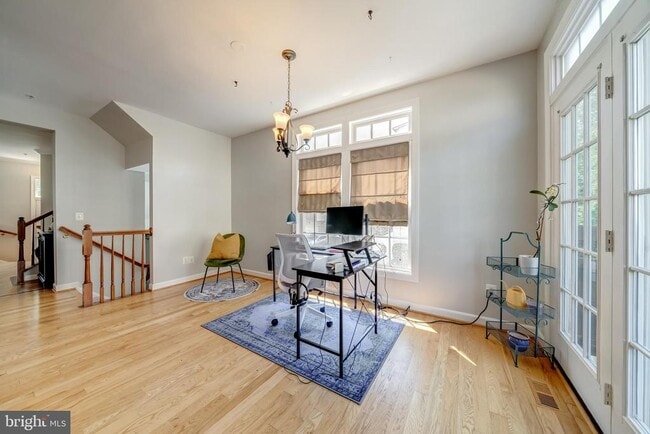 Building Photo - 921 Harrison Cir