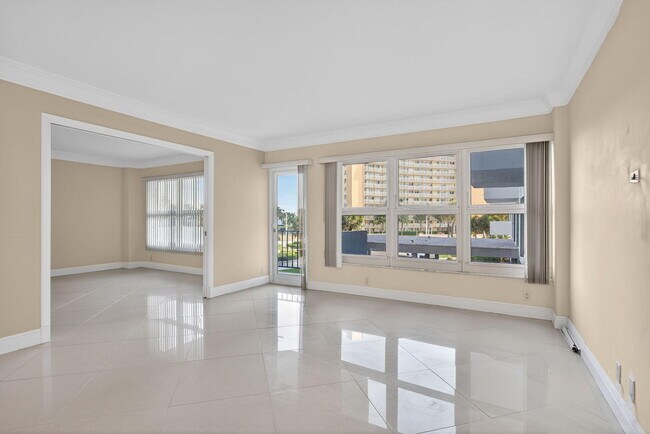 Building Photo - 405 N Ocean Blvd