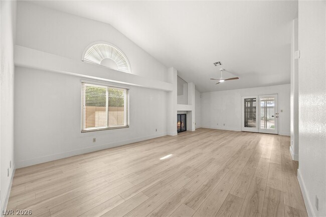 Building Photo - 360 Humboldt North Dr