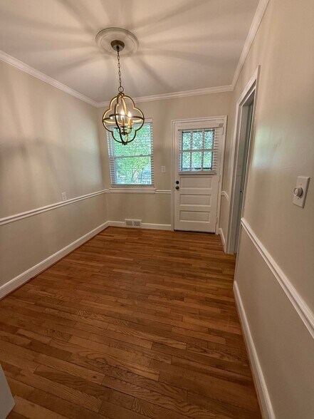 Building Photo - 2625 Greenbrier Rd