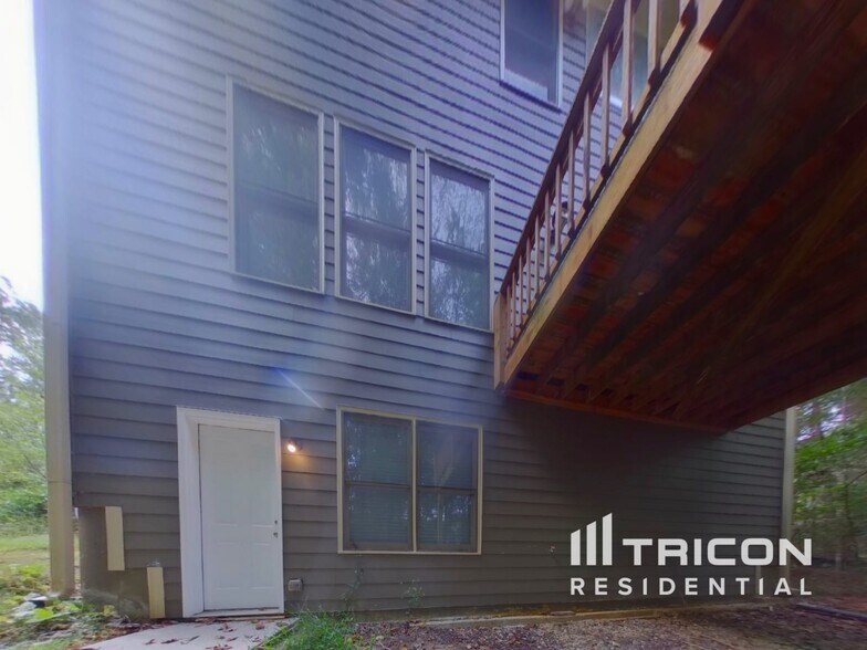 Building Photo - 6735 Hembree Dr
