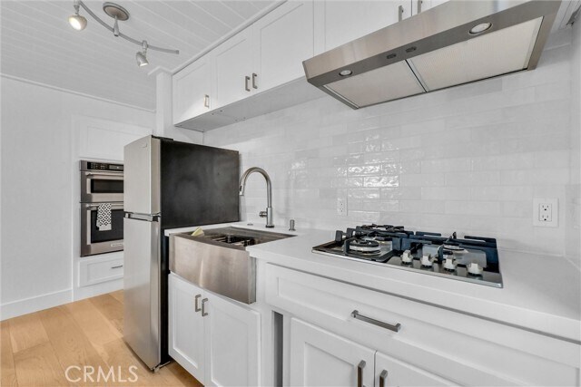 Building Photo - 575 Through St