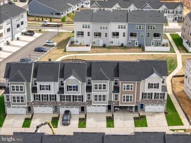 Building Photo - 9287 Tanfield Dr