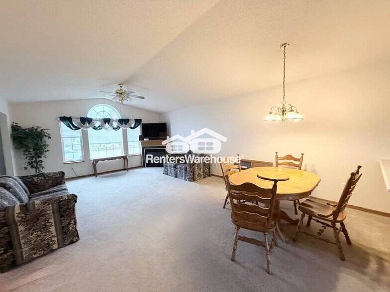 Building Photo - 495 S 51st St