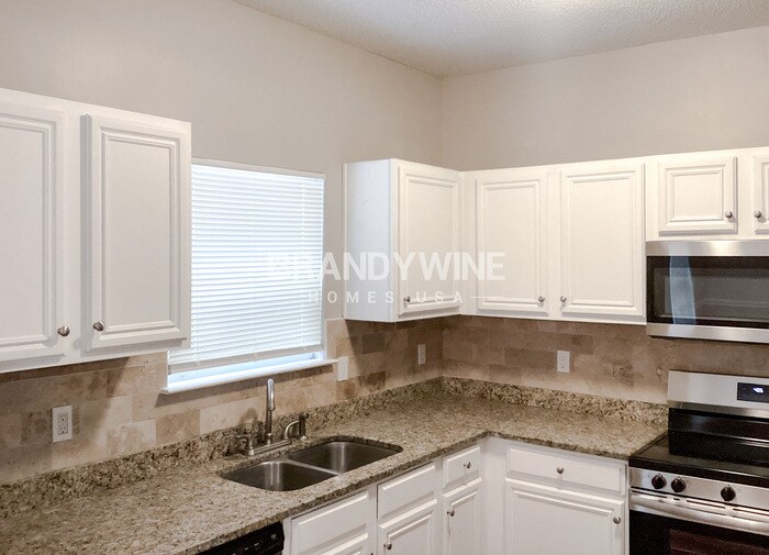 Building Photo - 395 Haverhill Ln