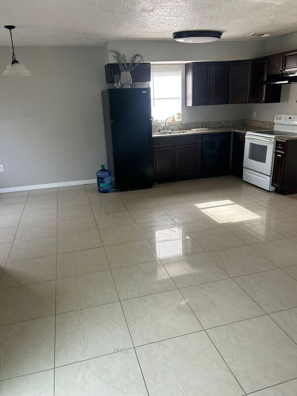 Building Photo - 5648 Rio Grande