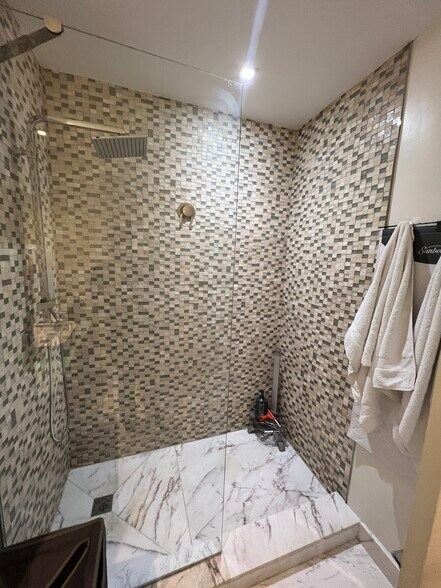 Building Photo - 21205 Yacht Club Dr