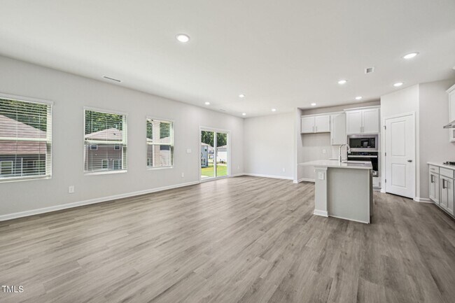 Building Photo - 721 Deschutes Dr