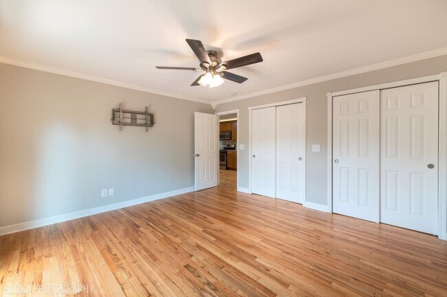 Building Photo - 300 Opatrny Dr