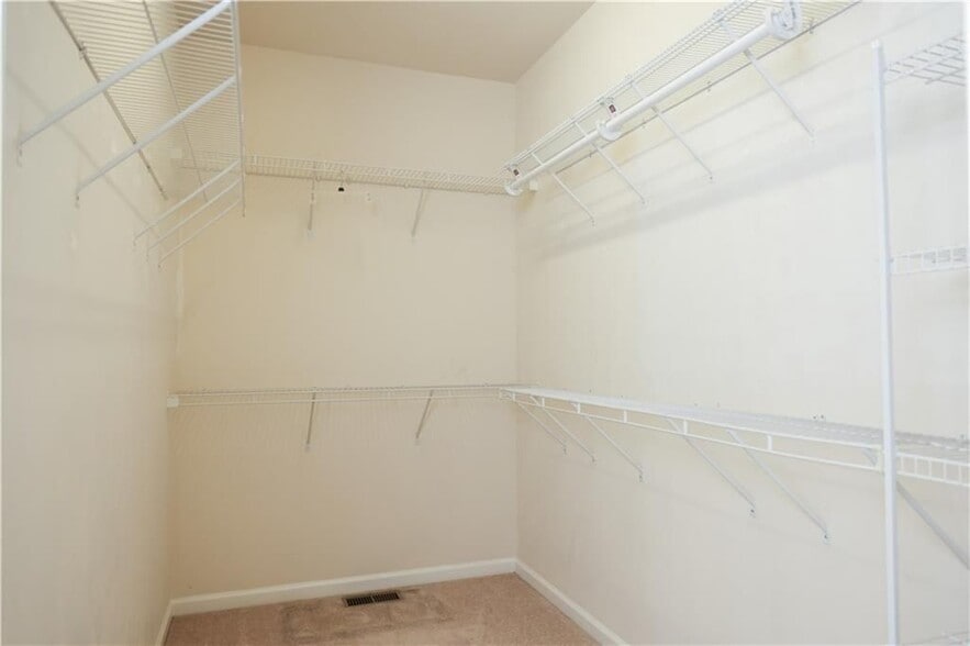 Building Photo - 6335 Waveland Dr