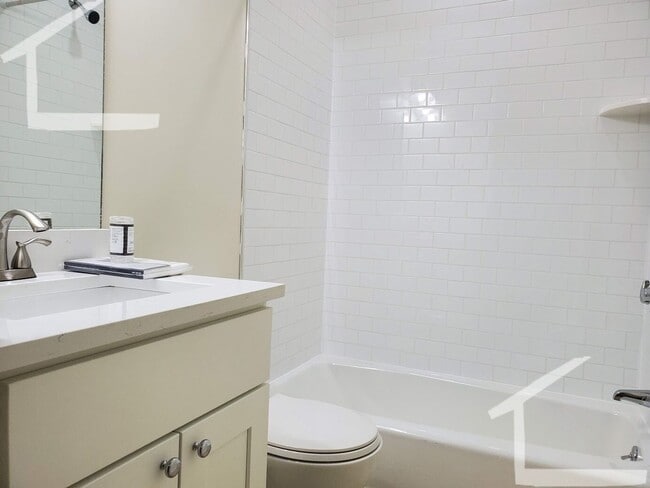 Building Photo - Coolidge Corner Area, In-Unit Washer and Dryer,  Parking for Rent