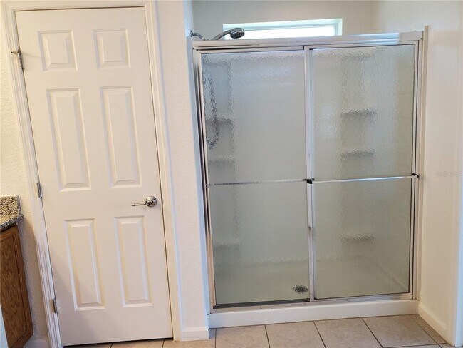 Building Photo - 5521 SW 43rd St