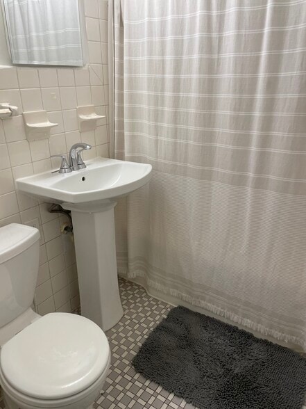 Bathroom - 1505 White St