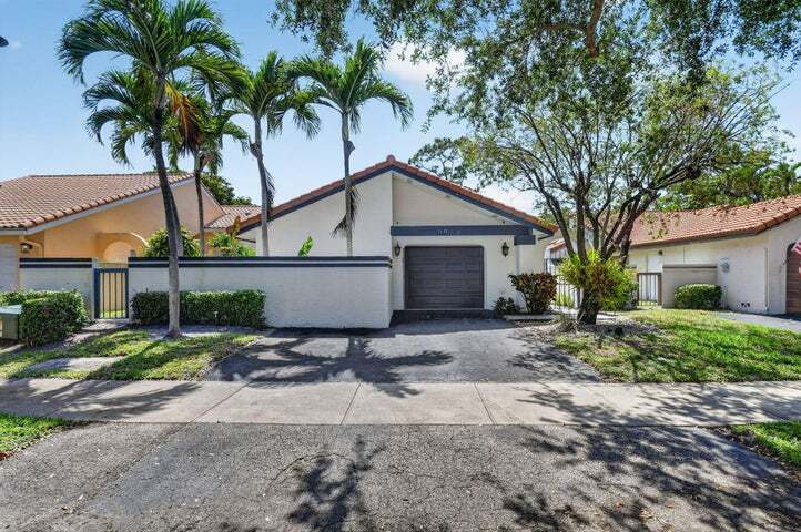 Building Photo - 1630 NW 22nd Ave