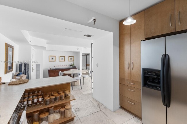 Building Photo - 9 Island Ave