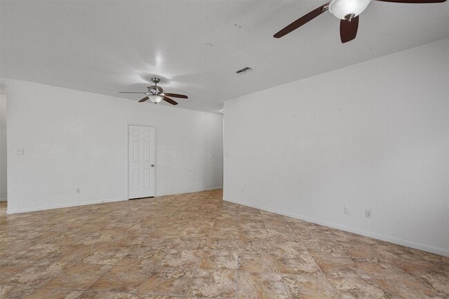 Building Photo - 204 Mallard Cove