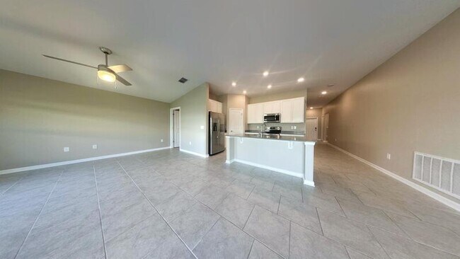 Building Photo - 272 Bergamot Lp