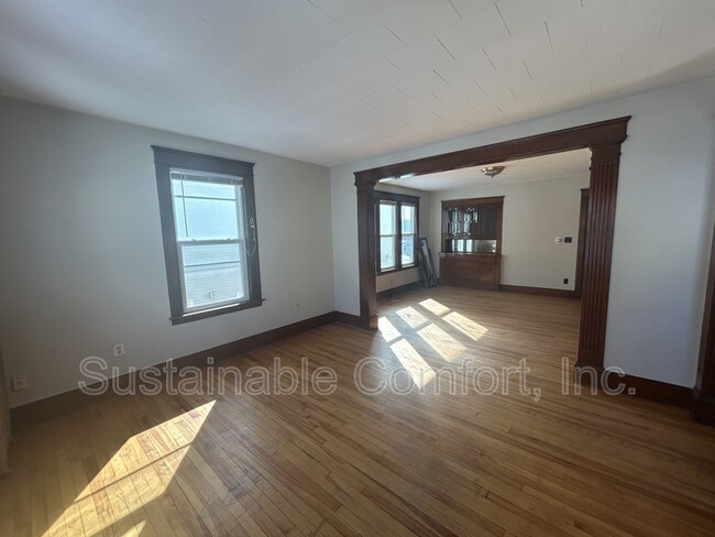 Building Photo - 44 Fairfax Rd