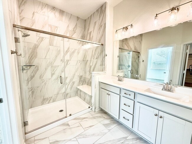 Building Photo - 620 Silver Pear Ct