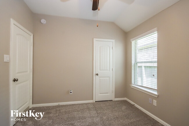 Building Photo - 3024 Golden Current Ln