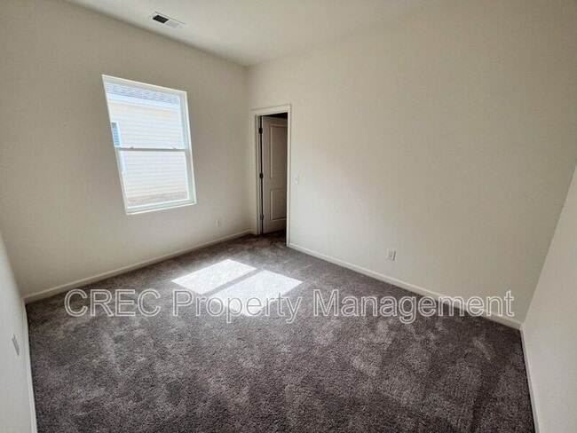 Building Photo - 475 Pender Woods Dr