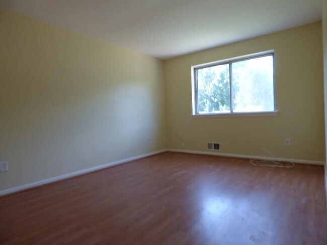 Building Photo - 7809 Suthard Dr