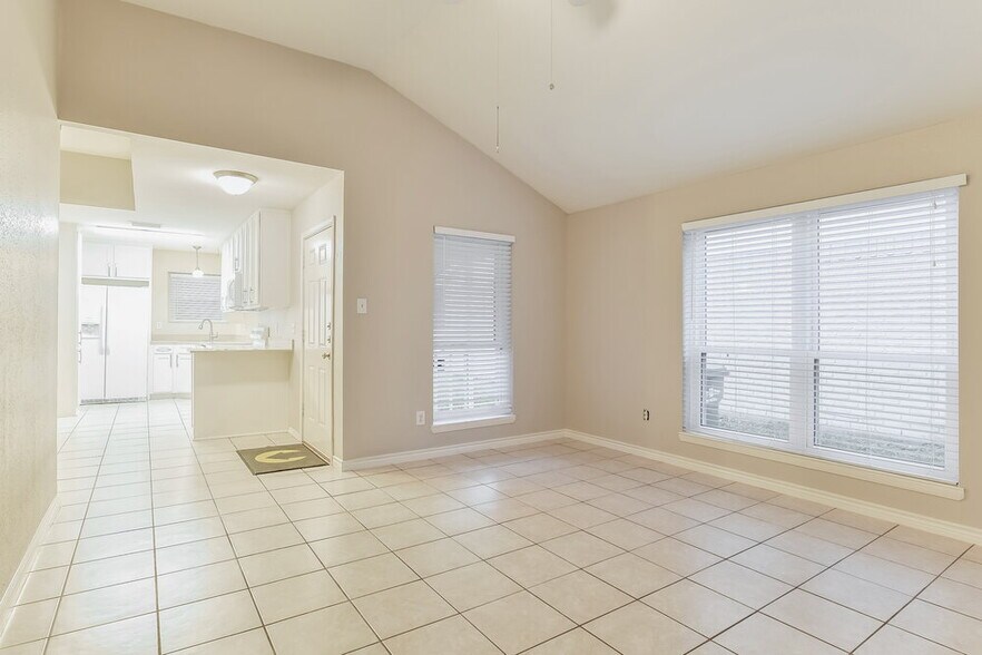 Building Photo - 13207 Pebblewalk Cir S