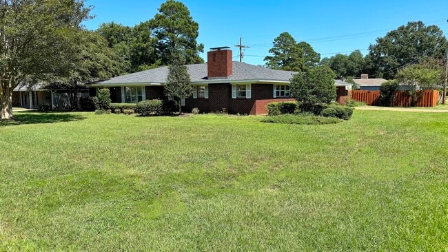 Building Photo - 500 Chickasaw Dr