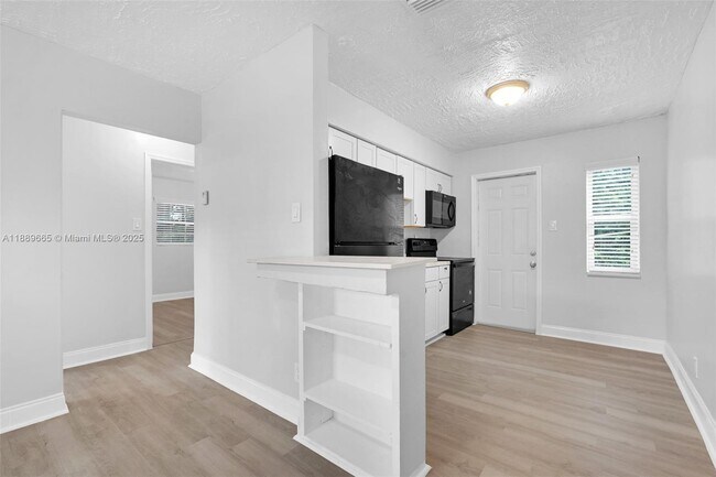 Primary Photo - 746 SW 4th St