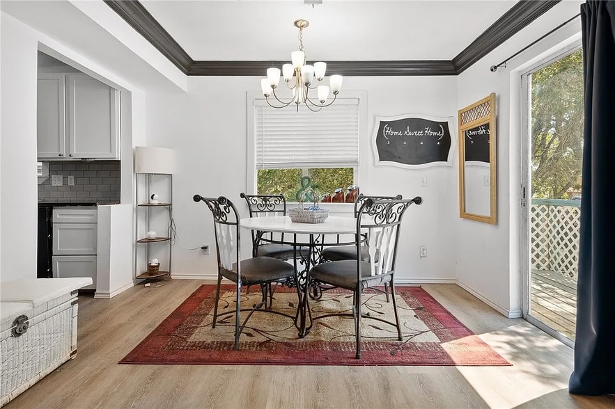 2nd floor dinning - 120 Retama Ln