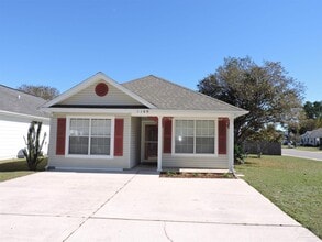 Building Photo - 1160 Sweetbriar St