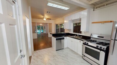 Building Photo - West Hollywood Oasis! *FREE RENT*
