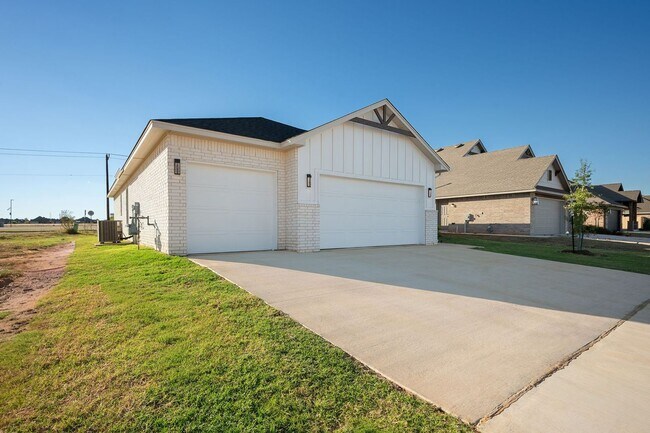 Building Photo - 5017 Misty Wood Ln