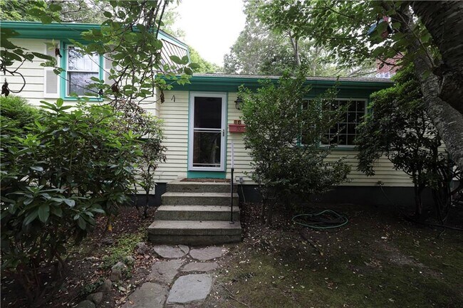 Building Photo - 70 Lindley Ave
