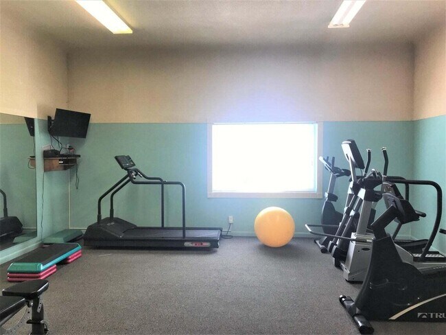 Building Photo - 3240 Lake Osborne Dr