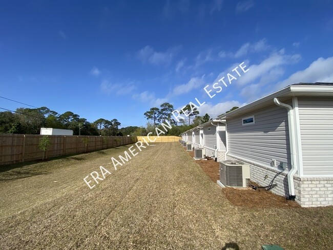 Building Photo - 1003 Skylark Rd