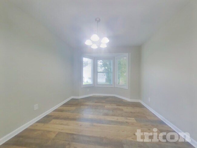 Building Photo - 1820 Crestwood Dr NW