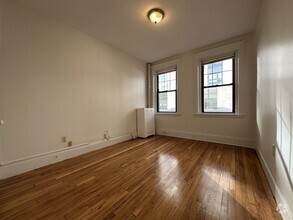 Building Photo - 31 Peterborough St